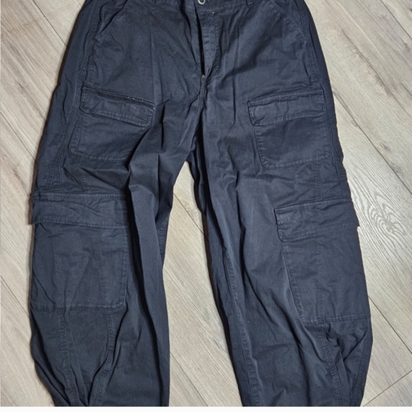 💥Sale💥NWOT Torrid Women's Dark Cargo Pants With Ankle Snaps - Picture 5 of 7